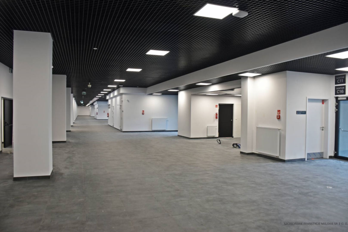 Budowa stadionu w Szczecinie dobiega końca. Trwają prace wykończeniowe i porządkowe