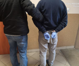 Wystawił na klatkę butlę gazową i odkręcił zawór. Krzyczał: Wysadzę was!