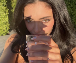 To najmodniejszy manicure tej wiosny. Kylie Jenner już go nosi