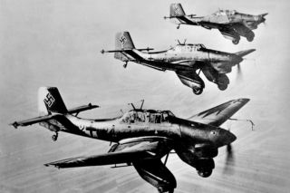 „Sztukasy”. Te bombowce zniszczyły Warszawę. Z powodu nowatorskiej konstrukcji były piekielnie skuteczne, ale też niebezpieczne dla pilotów