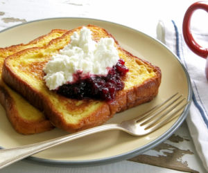 Pieczone tosty francuskie z ricottą i cytryną – chrupiące z wierzchu, kremowe w środku