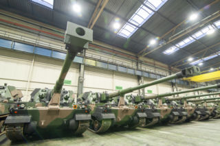 Tusk o programie SAFE: 20 mld zł dla Huty Stalowa Wola 