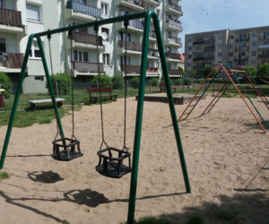 Zgwałcił 9-latkę i uwięził ja w wersalce