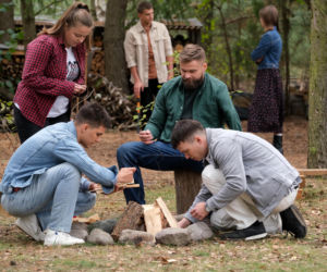 M jak miłość odc. 1910. Michał Winiar (Tomasz Rożniatowski), Tomek Kubicki (Chris Cugowski), Janek Winiar (Jakub Sirko), Mateusz (Rafał Kowalski), Majka (Matylda Giegżno), Matylda (Klementyna Lamort)