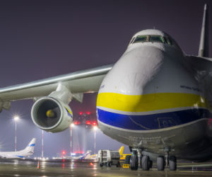Olbrzymi Rusłan Antonow An124 znowu wylądował na lotnisku w Pyrzowicach. Co było na pokładzie? [ZDJĘCIA]