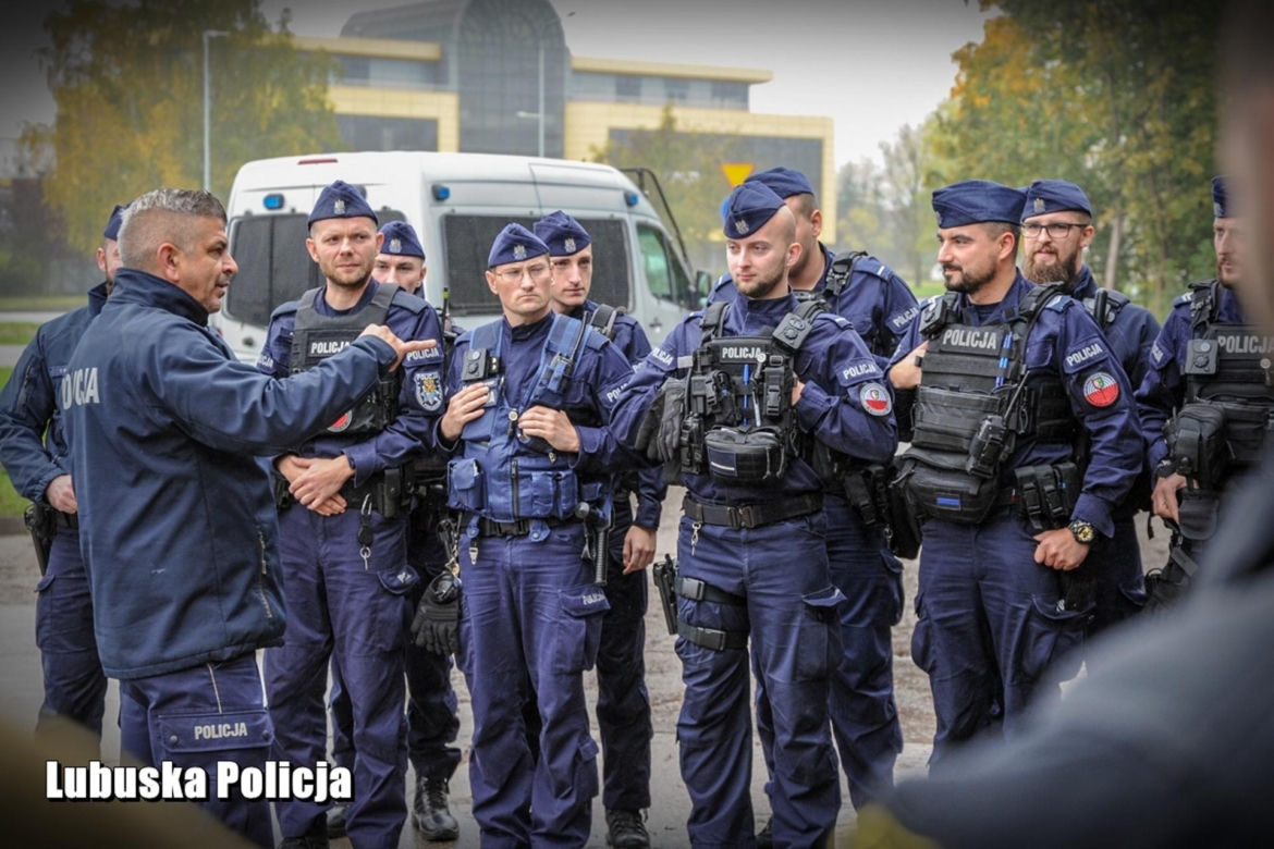 Wielka akcja poszukiwawcza w Gorzowie. 30-latek zniknął po wyjściu z komendy policji [ZDJĘCIA].