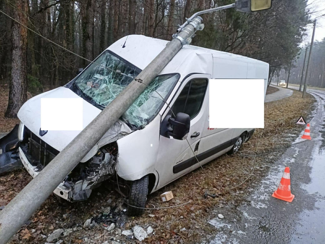 Gołoledź szaleje w Wielkopolsce! Tir wjechał w kwiaciarnię, setki kolizji na drogach