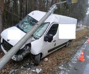 Gołoledź szaleje w Wielkopolsce! Tir wjechał w kwiaciarnię, setki kolizji na drogach