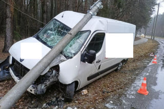 Gołoledź szaleje w Wielkopolsce! Tir wjechał w kwiaciarnię, setki kolizji na drogach