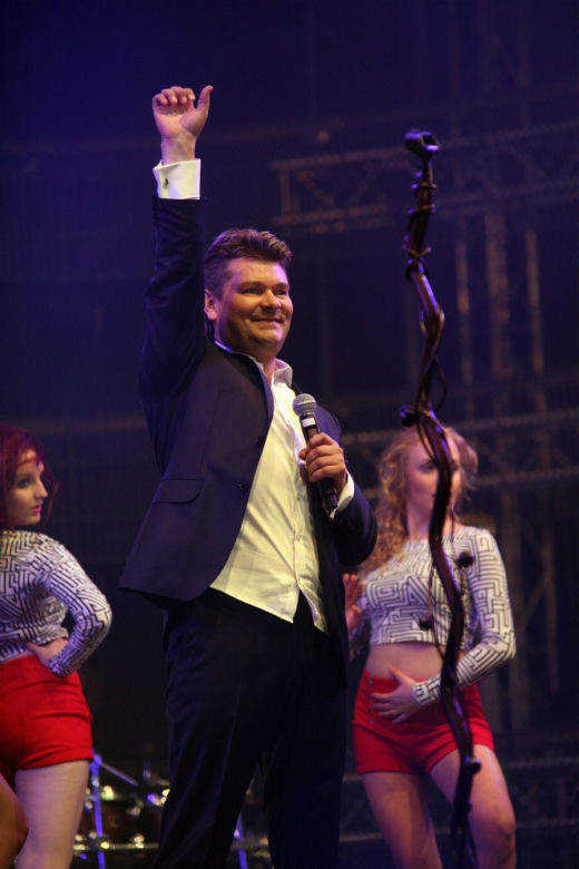 ZENON MARTYNIUK - AKCENT
