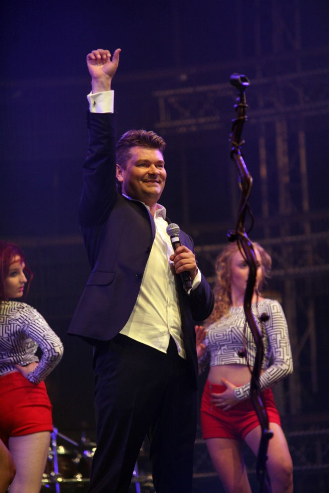 ZENON MARTYNIUK - AKCENT