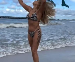 Szał na plaży nad Bałtykiem. Ewa z Sanatorium miłości zrzuciła ubrania. Co za figura w bikini!