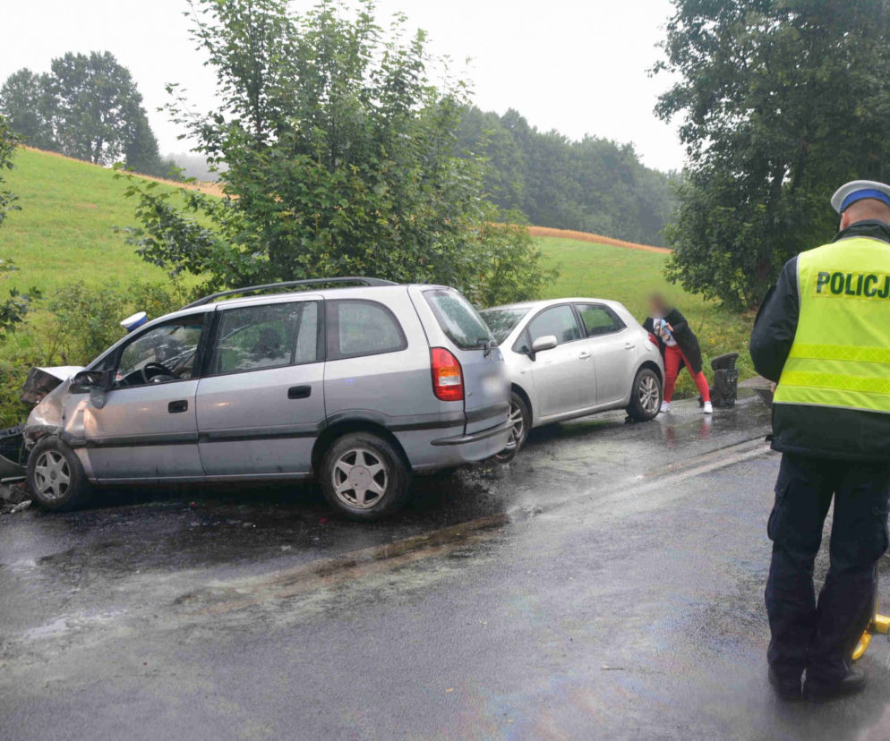 Kręte, nadmorskie drogi są wymagające. Przekonali się o tym Ci kierowcy