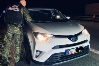 Skradzione w Niemczech, odzyskane w Polsce. Japońskie SUV-y trafiły w ręce granicznych funkcjonariuszy