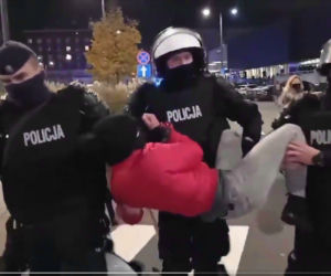 Dostaną premie za pałowanie kobiet