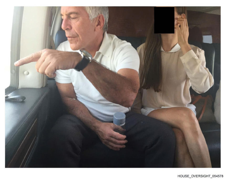 Opublikowano kolejną partię zdjęć z "akt Epsteina" wśród nich Bill Clinton i Michael Jackson