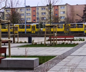 Plac przed Netto Areną po przebudowie