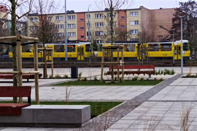 Plac przed Netto Areną po przebudowie