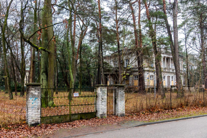 Opuszczona willa w Konstancinie