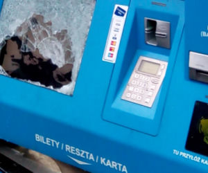 Wandale niszczą biletomaty w Szczecinie