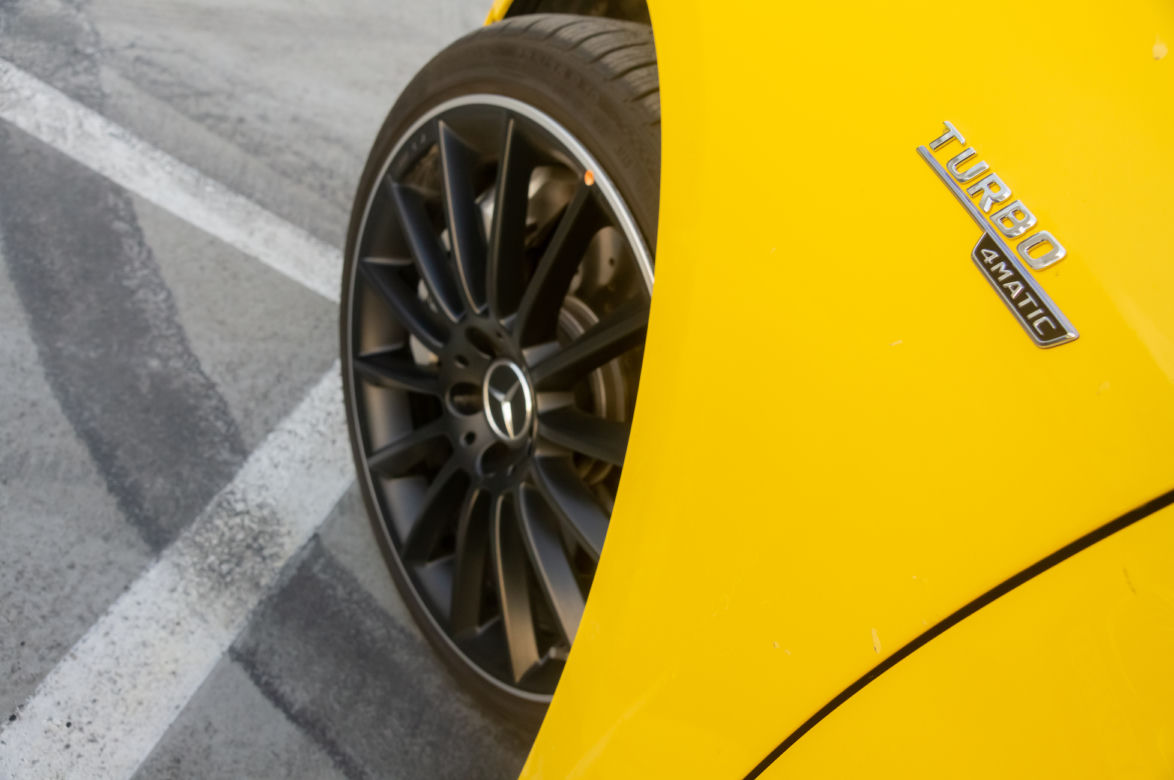 Mercedes-AMG A 35 4MATIC vs. BMW 120d xDrive