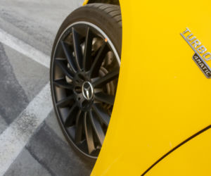 Mercedes-AMG A 35 4MATIC vs. BMW 120d xDrive