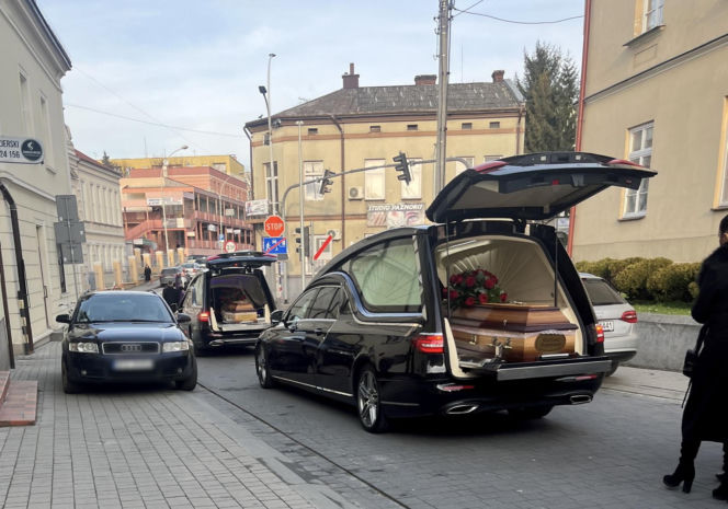 Pogrzeb braci, którzy zginęli w katastrofie śmigłowca pod Rzeszowem