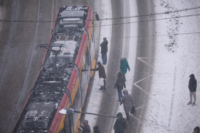 Gołoledź paraliżuje Polskę!