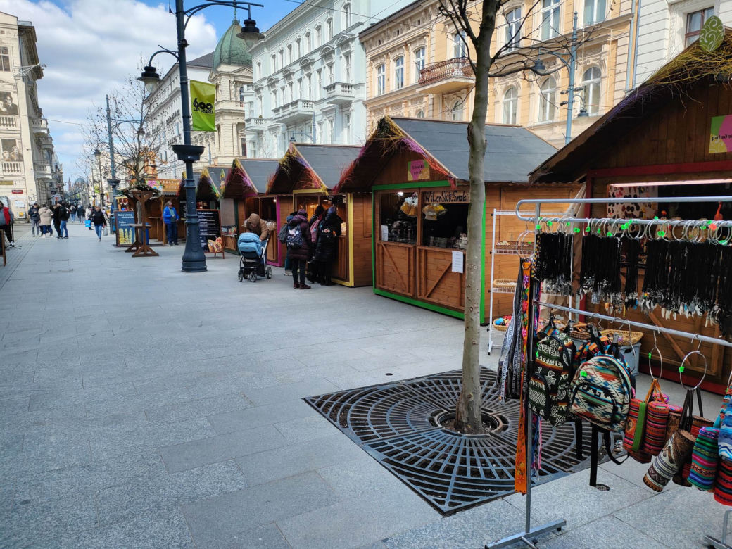 Jak wygląda łódzki jarmark Wielkanocny? Co twierdzą kupujący i sprzedawcy? [ZDJĘCIA]