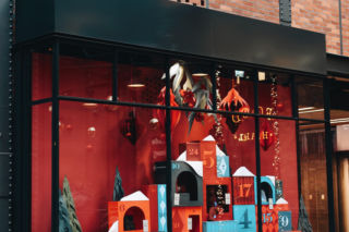 Elektrownia Powiśle w świątecznej odsłonie. Ale to nie zwykłe ozdoby - to prawdziwa sztuka