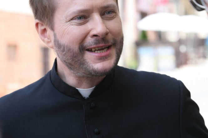 Ojciec Mateusz zarobił 10 milionów. Artur Żmijewski