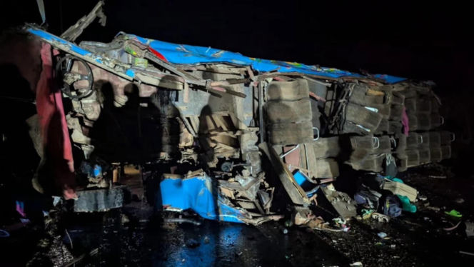 Autobus szkolny się roztrzaskał! 20 uczniów nie żyje, 60 jest rannych!