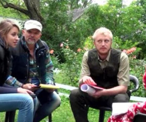 Ranczo 8 sezon. Kinga (Agnieszka Pawełkiewicz), leśnik Paweł (Dobromir Dymecki), reżyser Wojciech Adamczyk