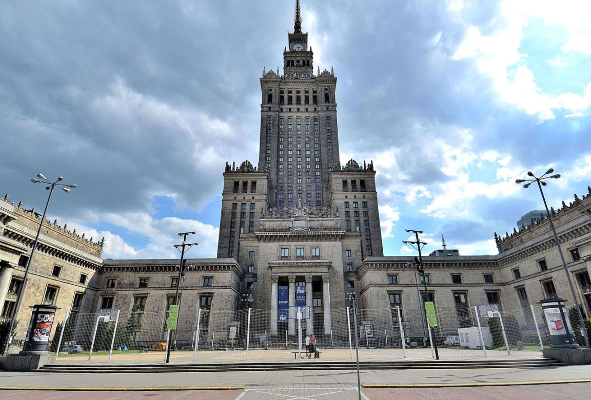 Nie uwierzysz, że to prawda! 10 sytuacji tak absurdalnych, że mogły wydarzyć się tylko w Warszawie! [GALERIA]