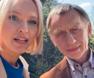 M jak miłość po wakacjach na planie. Dorota (Iwona Rejzner), Robert Żak (Krzysztof Tyniec)