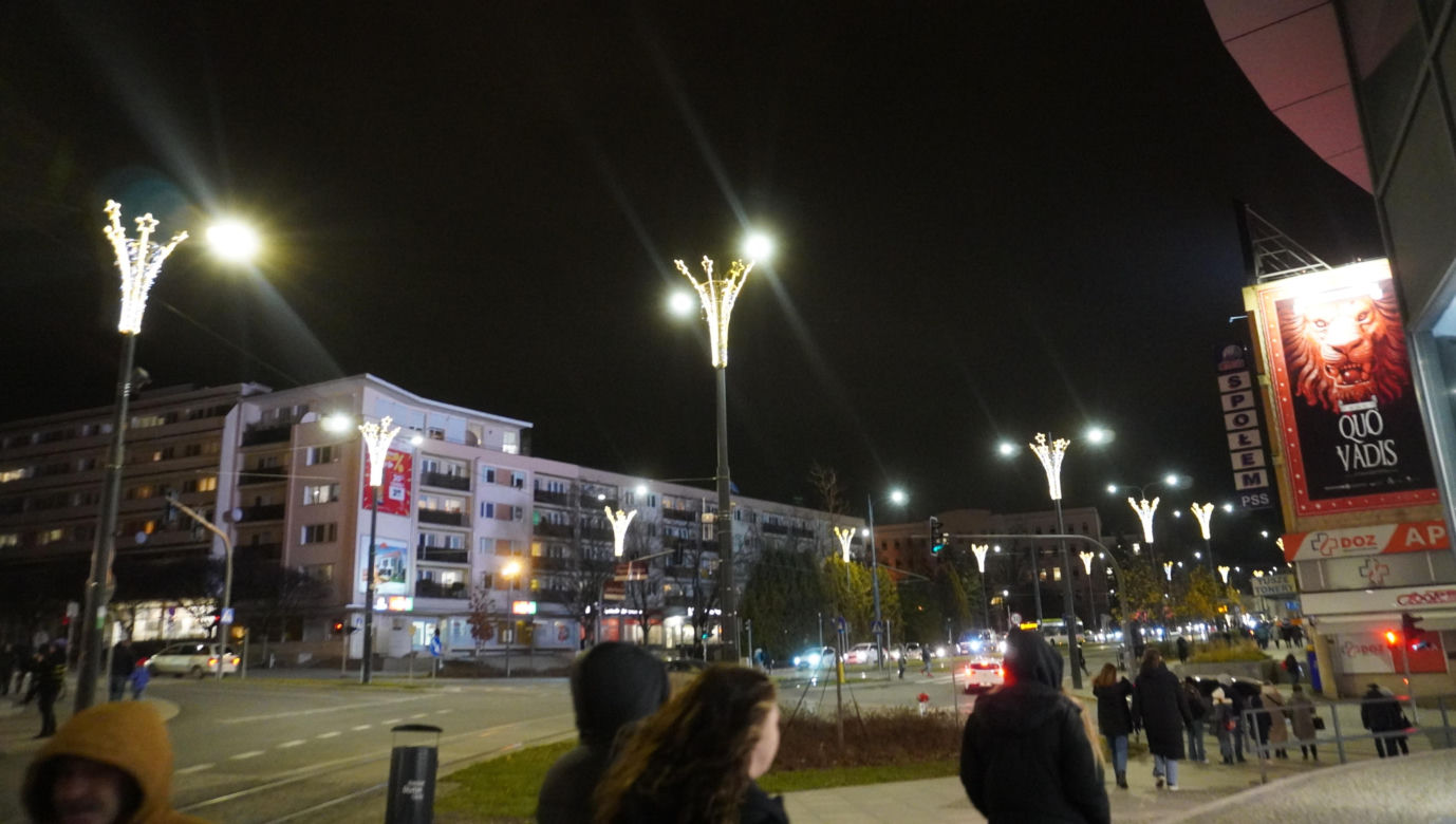 Olsztyn rozświetliły świąteczne iluminacje. Stare Miasto i centrum zachwycają!