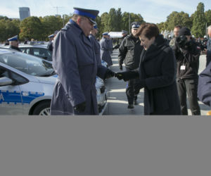 POLICJA DOSTAŁA POŚWIĘCONE RADIOWOZY.