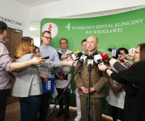 Polacy z miasta śmierci pod ścisłym nadzorem. Koronawirus