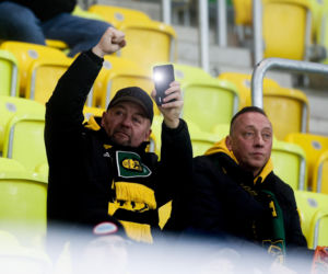 Kibice GKS Katowice dopingowali piłkarzy w meczu z Pogonią