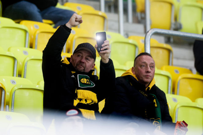 Kibice GKS Katowice dopingowali piłkarzy w meczu z Pogonią