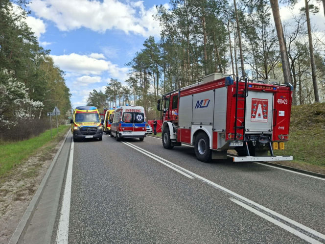 Tragedia na DK 42 Starachowice - Rudnik.  W wypadku zginął motocyklista