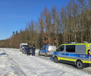 Trzy osoby zaginęły w Grudziądzu. Szybka reakcja policjantów uratowała ich życie 