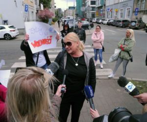 Plakat, którym witano Arkadiusza Kraskę na wolności, trafił na aukcję WOŚP