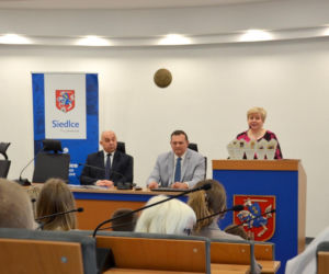 „Plastyczne Oscary” i mosty między pokoleniami. Wielki finał konkursów w ramach kampanii „Widzę – rozmawiam – reaguję” w Siedlcach