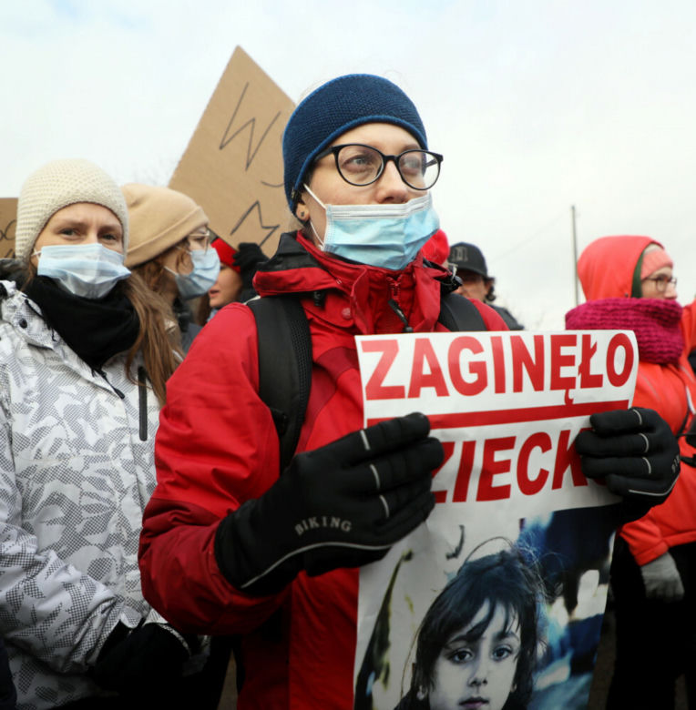 Pierwsze damy Jolanta Kwaśniewska i Anna Komorowska w Michałowie. Wzięły udział w akcji "Matki na granicę"