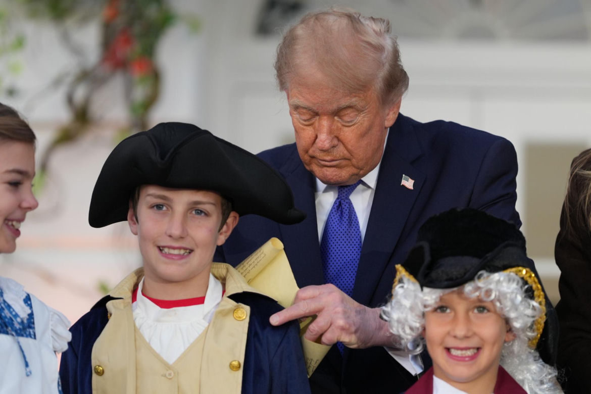 Cukierek albo psikus! Trump zaskoczył pod Białym Domem