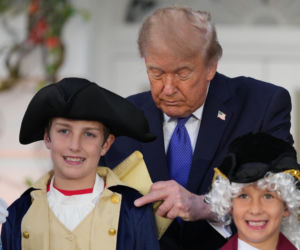 Cukierek albo psikus! Trump zaskoczył pod Białym Domem