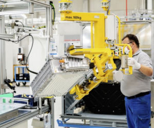 Nowe kompaktowe hybrydy plug-in w rodzinie Mercedes-Benz