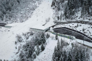 Szwajcaria/ Wykoleił się pociąg w Alpach, trwa akcja ratunkowa