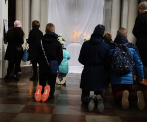 Przejmujące Groby Pańskie w Warszawie. Wielkanoc 2022